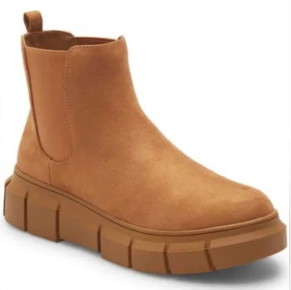 BP Niya Lug Sole Chelsea Boots 7 Tan NWOT Faux Suede Ankle Booties Platform 90s